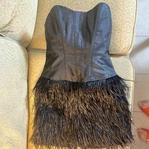 Funky strapless black Betsey Johnson early oots feather dress sz 4 WOW KAWAIIIII